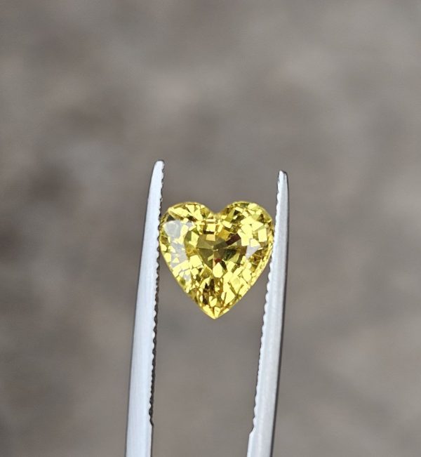 4.07cts Yellow Sapphire